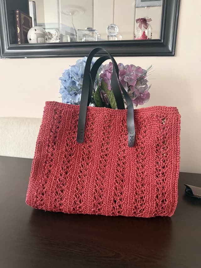 Coral Shell-Stitch Tote — 2 / 2